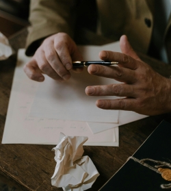 A Guide to Launching Your Freelance Writing Career in College
